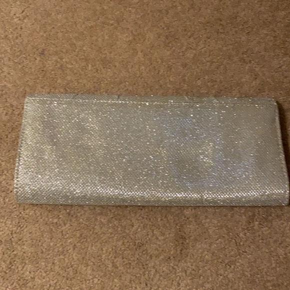 Shoes and matching clutch - Picture 8 of 9